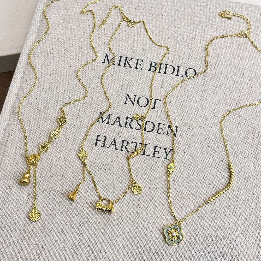 Flowery Tassel Peace Lock Bag Necklace Wealthy Flower Chain Fashionable Elegant Versatile High-end Feel 2024 New Model 2b1