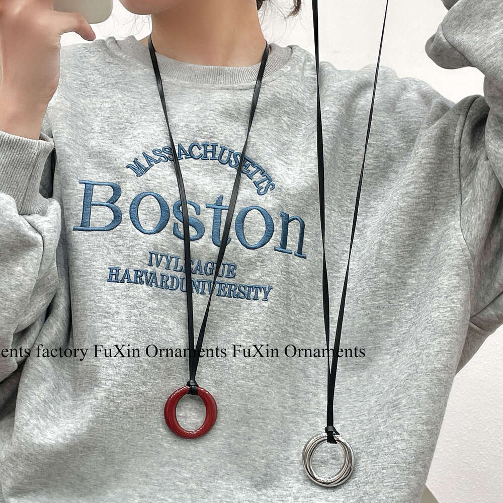 New Design Unique Comb Light Minimalist Niche Roman Rod Circle Pendant Necklace Novel Long Accessory 2a8