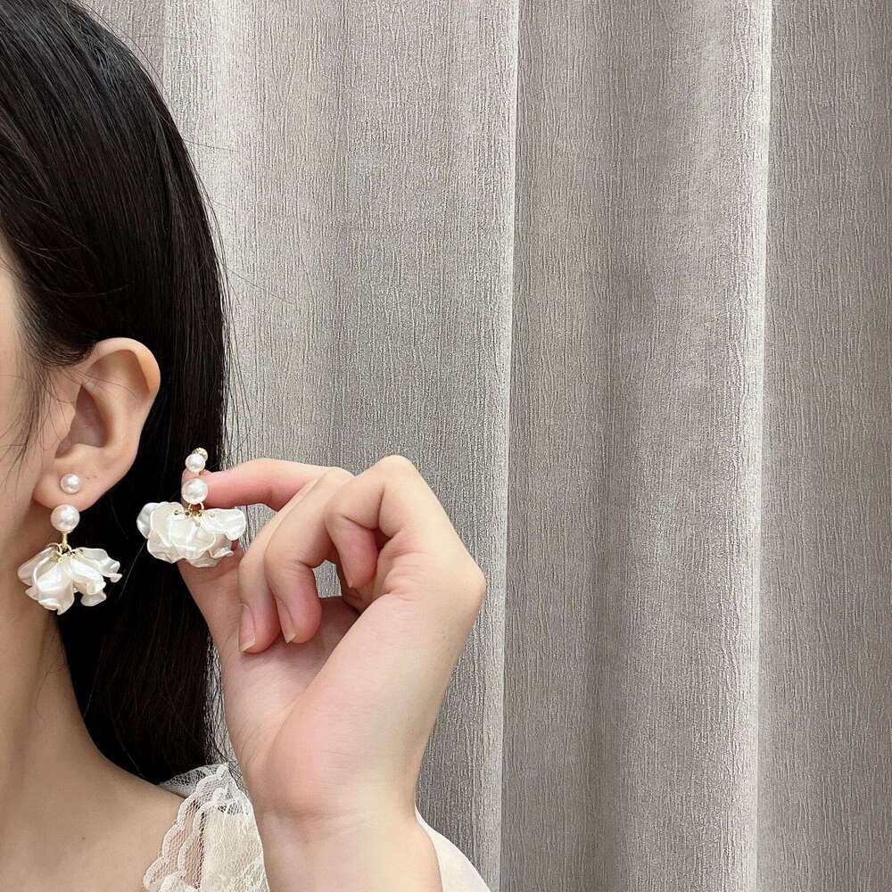 High-end French Elegant Pearl Flower Two-Way Wear Petal Gold Sier Forest Style Fairy Temperament Earrings 483