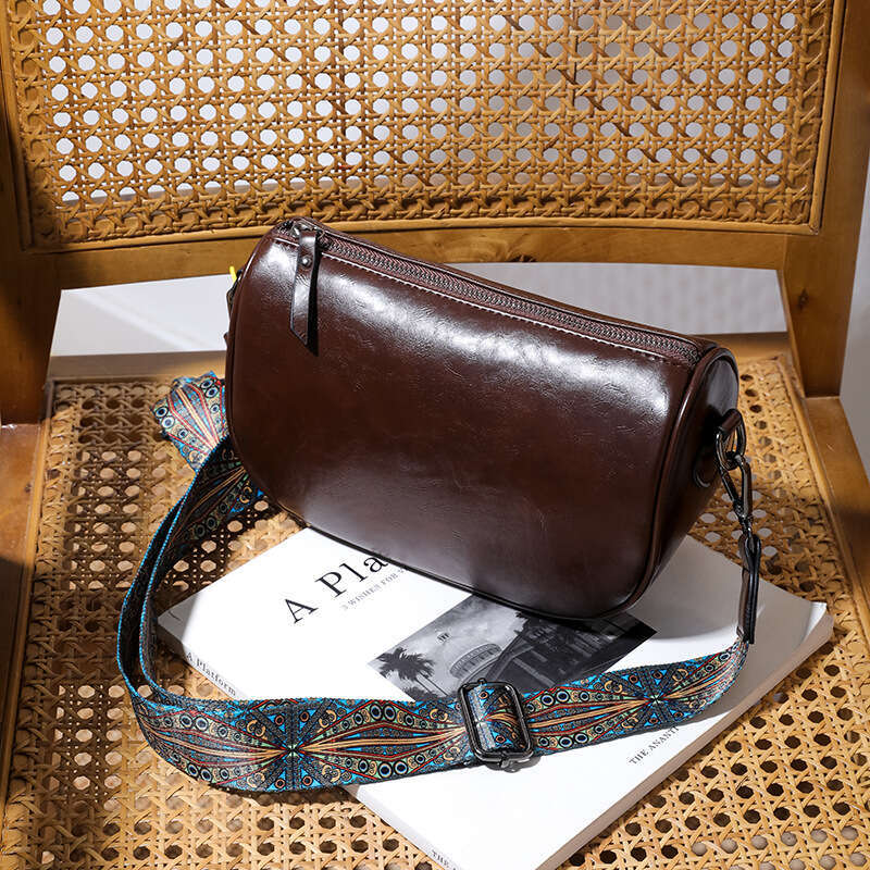 Wide Strap Design for Women 2022 New Oil Wax Soft Leather Texture Single Shoulder Underarm Versatile Crossbody Bag