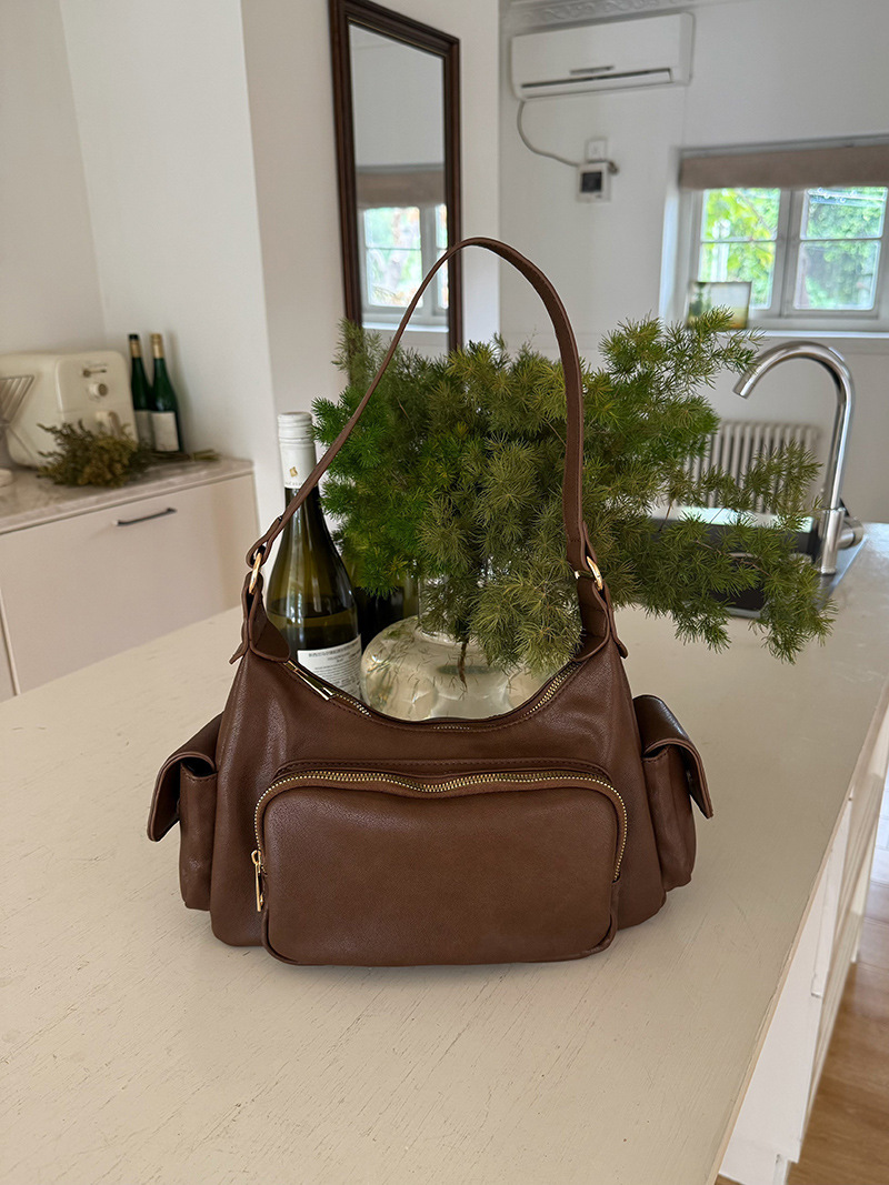 Designer Bag 2025 New Luxury Bag Korean INS Style Niche Black Retro Commuter Underarm Bag Single Shoulder Crossbody Punk Motorcycle Bag tote bag