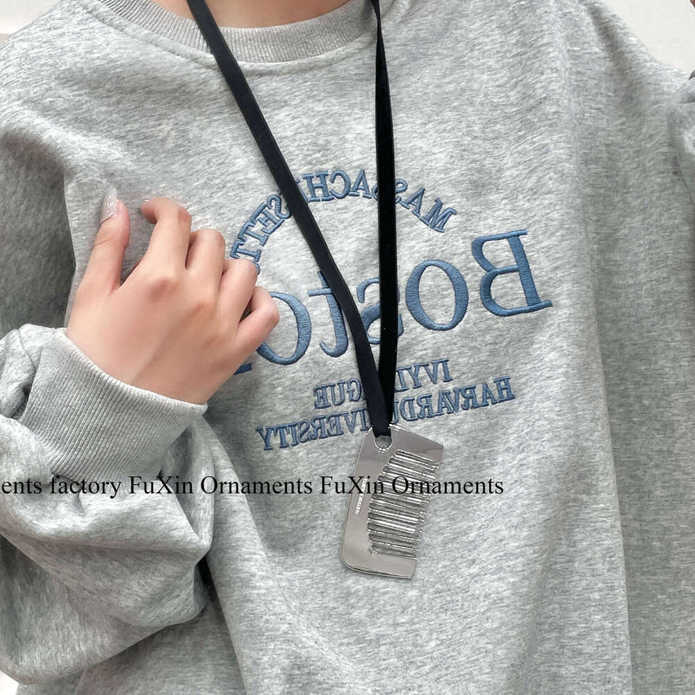 New Design Unique Comb Light Minimalist Niche Roman Rod Circle Pendant Necklace Novel Long Accessory 2a8