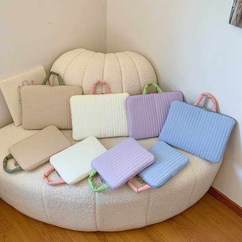 Portable Puffy Laptop Bag Cute 13 14Inch Colorf Laptop Protective Pouch With Handle Soft Tablet Carry Case Laptop Accessories y250730