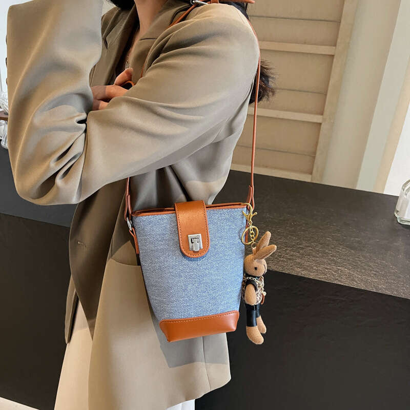 2024 New Niche Design Minimalist Crossbody Color-Block Bucket for Women Autumn Melad Phone Bag