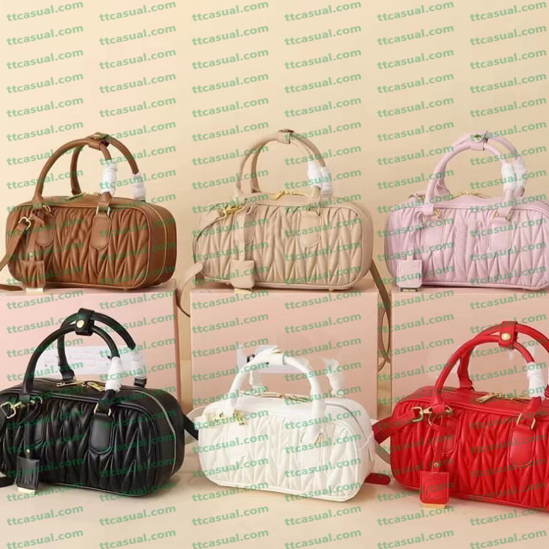 High Quality Black Leather Bag Designer's Unique Pleated Shoulder Bag Women's Exquisite Outdoor Handbag