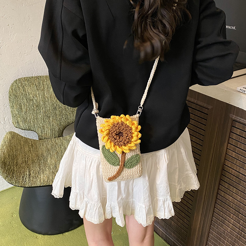 2025 designer's new mobile phone bag for women's casual shoulder bag