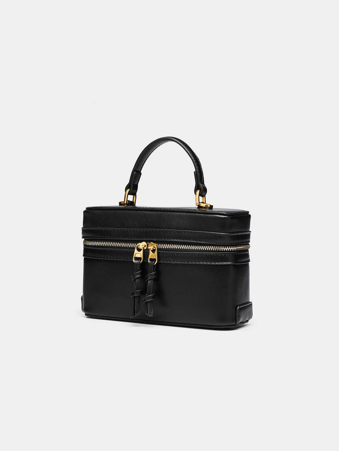 2024 Summer New Fi All-in-One Black Single Shoulder Popar Portable Hard Fi Small Square Bag Y250730
