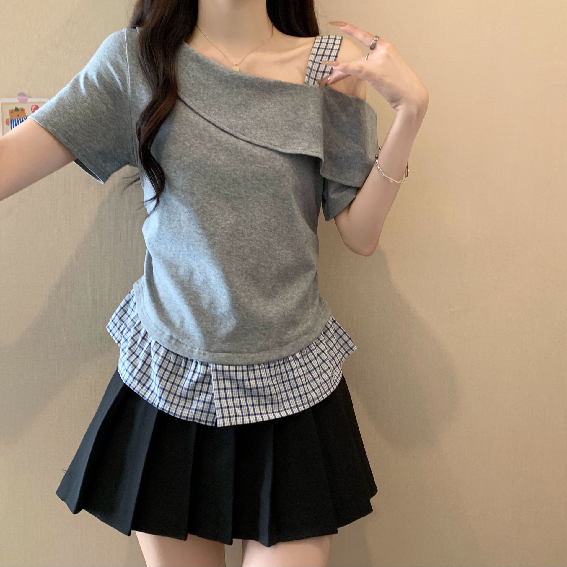 2025 plus size women's S new asymmetrical shoulder slimming waist patch fake two-piece set short sleeved T-shirt fashionable new designer T-shirt