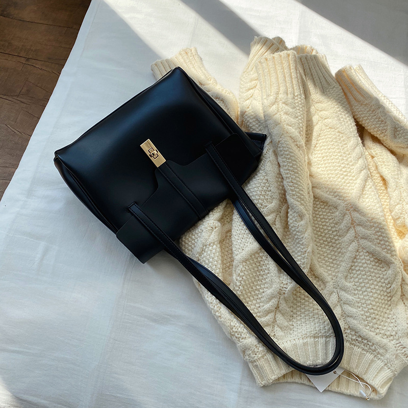 Designer Bag Soft Leather Large Capacity Fashion Retro Flip Commuter Bag Luxury Bag For Women 2025 Autumn Winter New Single Shoulder Handheld Tote Lar