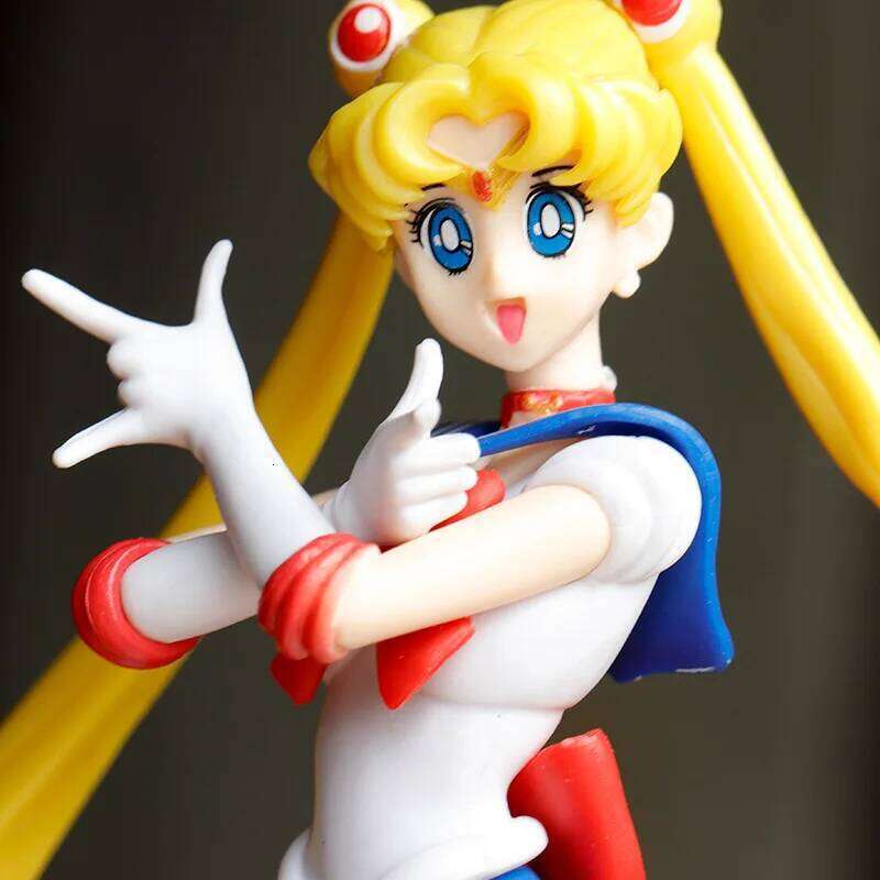 17cm Cartoon cute girl Sailor Moon PVC Action Anime Figure Model Kawaii Doll Desktop Ornaments