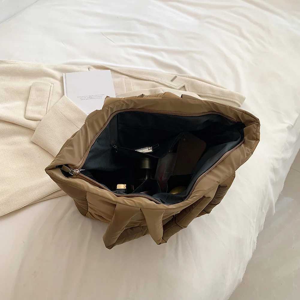 Cott Padded Shoulder Bag for Women Bubbles Handbag Top Handle Bag Winter Quilted Cloud Tote Bag Puffy Cute Shopping Bags Y250730