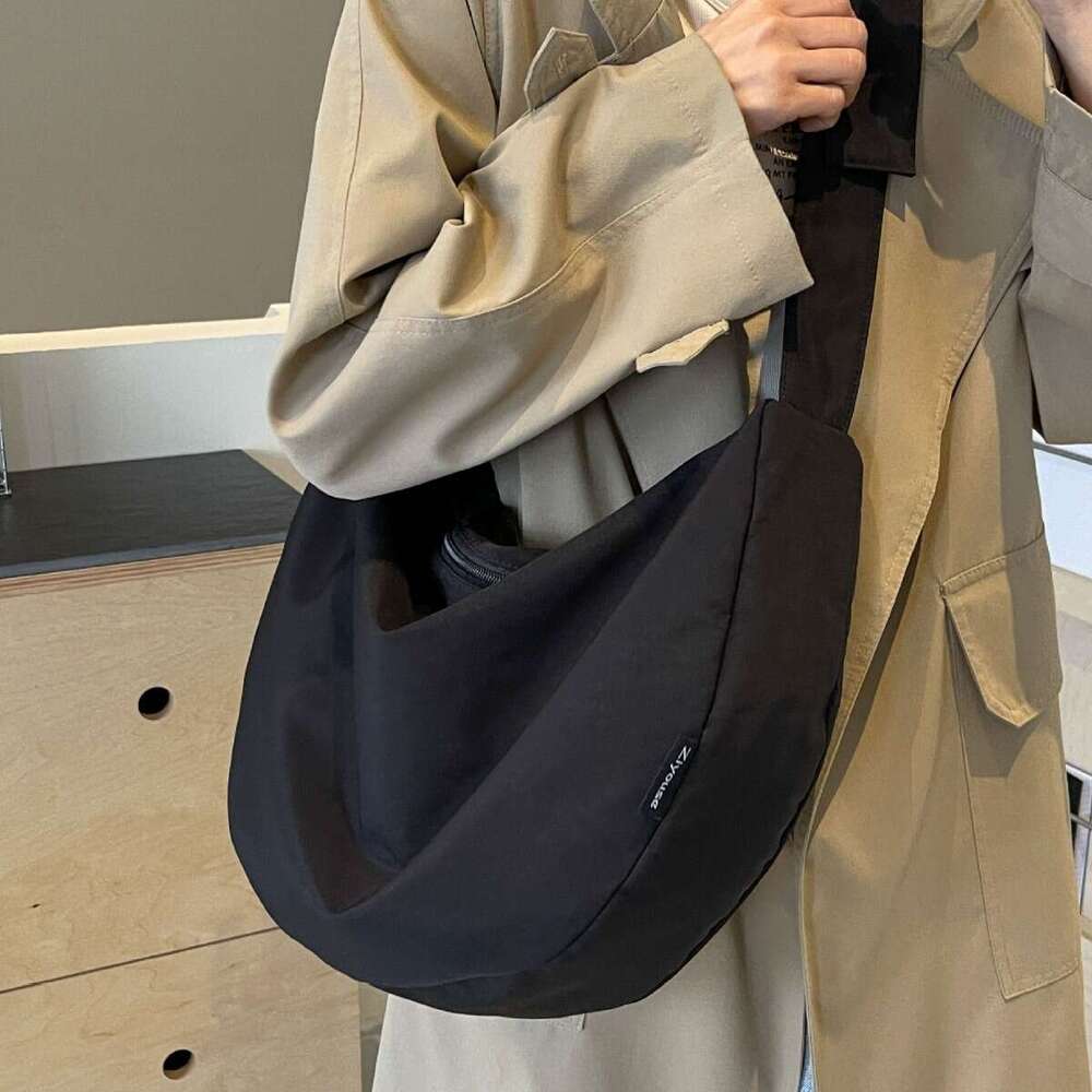 Large Capacity Canvas Versatile Niche Design Crossbody for Men and Women College Students Shoulder Commuter Tote Bag