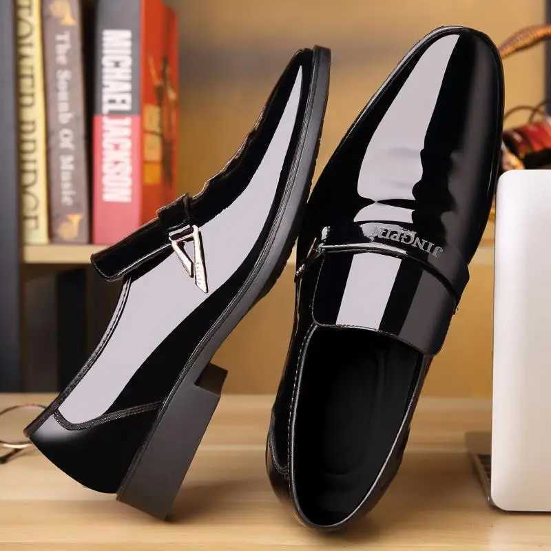 Spring Autumn Mens New Leather Shoes Casual Patent Leather Oxford Footwear Moccasin Fion Business Shoes Trend Non-Slip Shoe Y250730