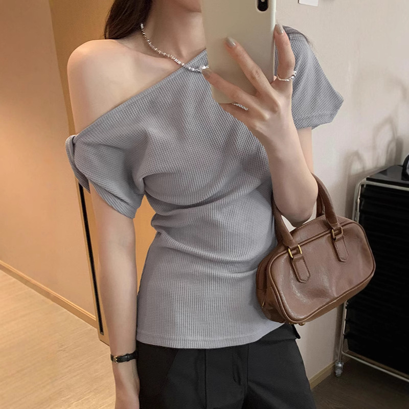2025 New French Asymmetric Shoulder Navy Blue Short Sleeve Texture Top Summer Design Straight Sleeve Slimming T-shirt New Designer T-shirt