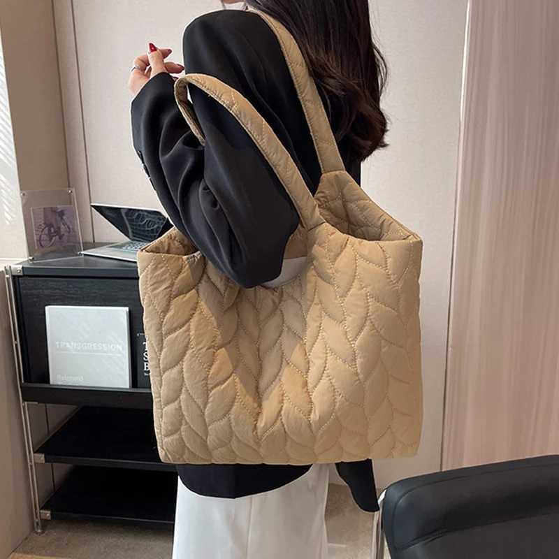 Lingge Embroidered Thread Wens Bag New Small Design Sense Handbag Simple And Large Capacity Shoulder Fabric Bag Y250730