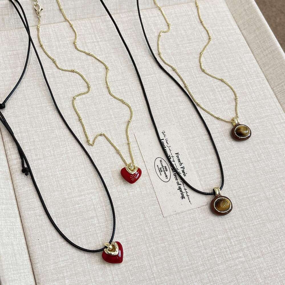 Autumn Winter Tiger Eye Stone Leather Cord Pull Necklace for Women, Melad Yadan Style Long Sweater Chain, Simple Fashion Clavicle Chain 383