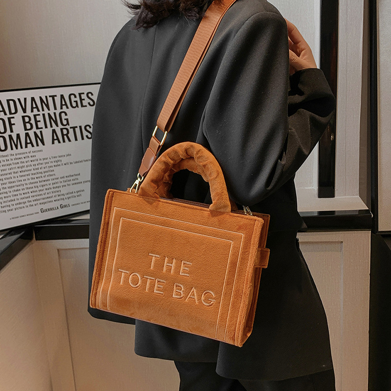 2025 New Designer Bag Shoulder Bag Luxury Bag Wallet Crossbody Bag Fashion Hundred Women Tote Bag High Quality Plush Large Capacity Shopper Handbags
