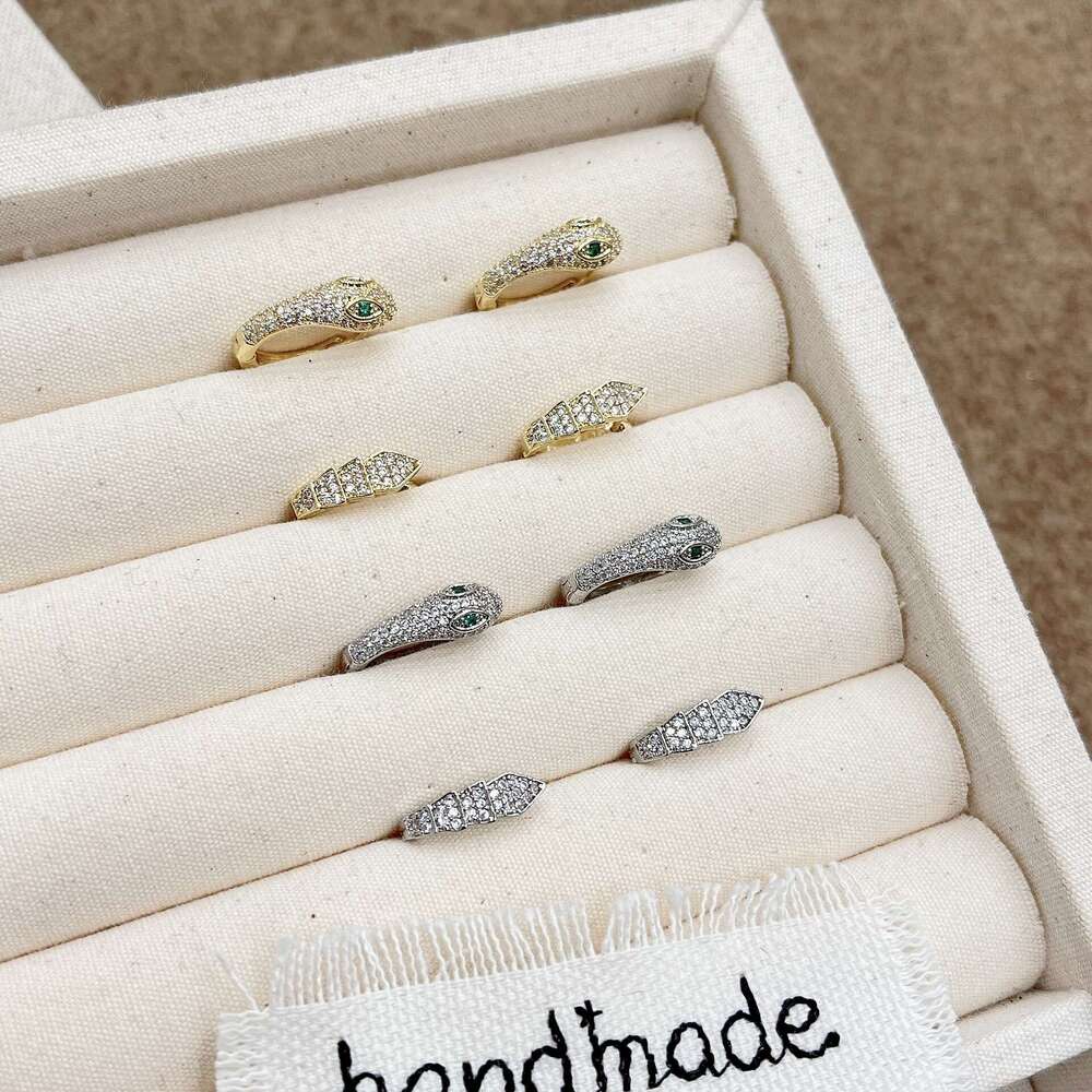 INS Dia-Studded Snake-Shaped Earrings for Women, Light Niche Design, High-End Hoop Earrings, Unique Cold Style Ear Jewelry 0d7