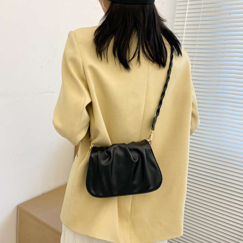 Saddle for Women Cloud Bag White Handbag Clutch Crossbody Korean Chic Simple Fairy Ruched 2024 New Xu Ping