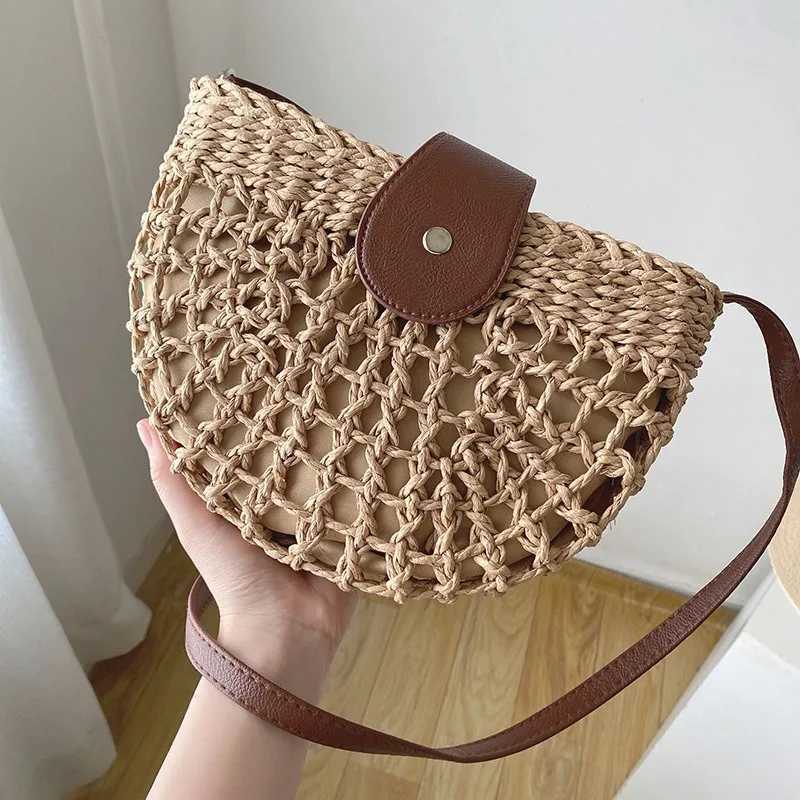 Casual Handwoven Shoulder Crossbody Bag Hollow Half Moon Beach Shoulder Bag for Mens Daily Use Work Travel Party Y250730
