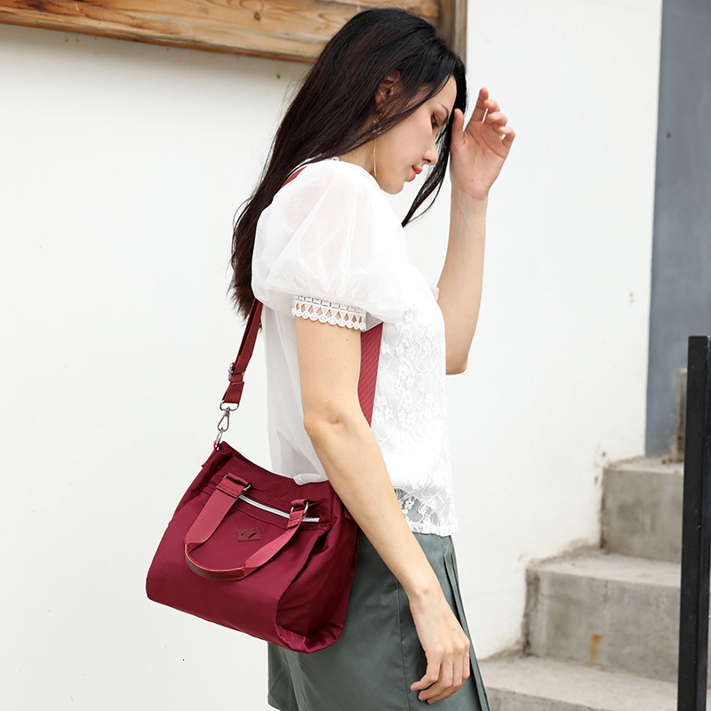 Colorful Fox New Fashion Versatile Casual Shoulder for Women Large Capacity Multi-layer Simple Crossbody Bag ddmymoon