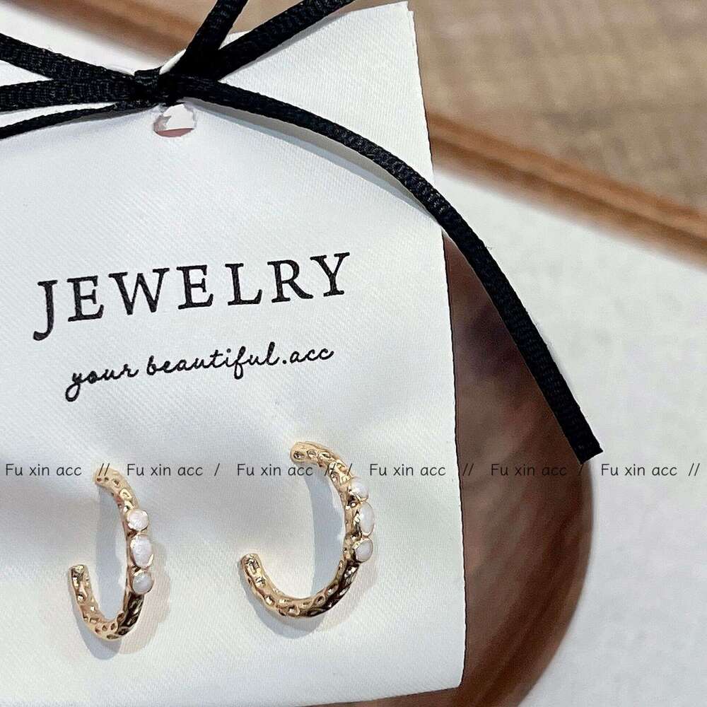 Classic Vintage Style Texture for Women, High-End Versatile Gold and Sier Studs, Light Niche Simple Hoop Earrings 11d