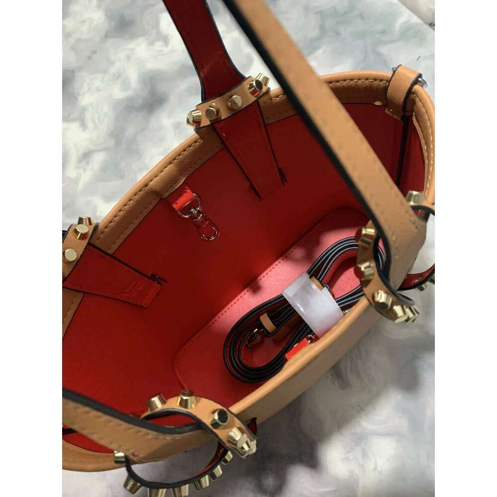 Evening Lady New Light Leather Strap Women's Tote Bag Commuter Versatile Large Capacity Handbag Unisex Classics