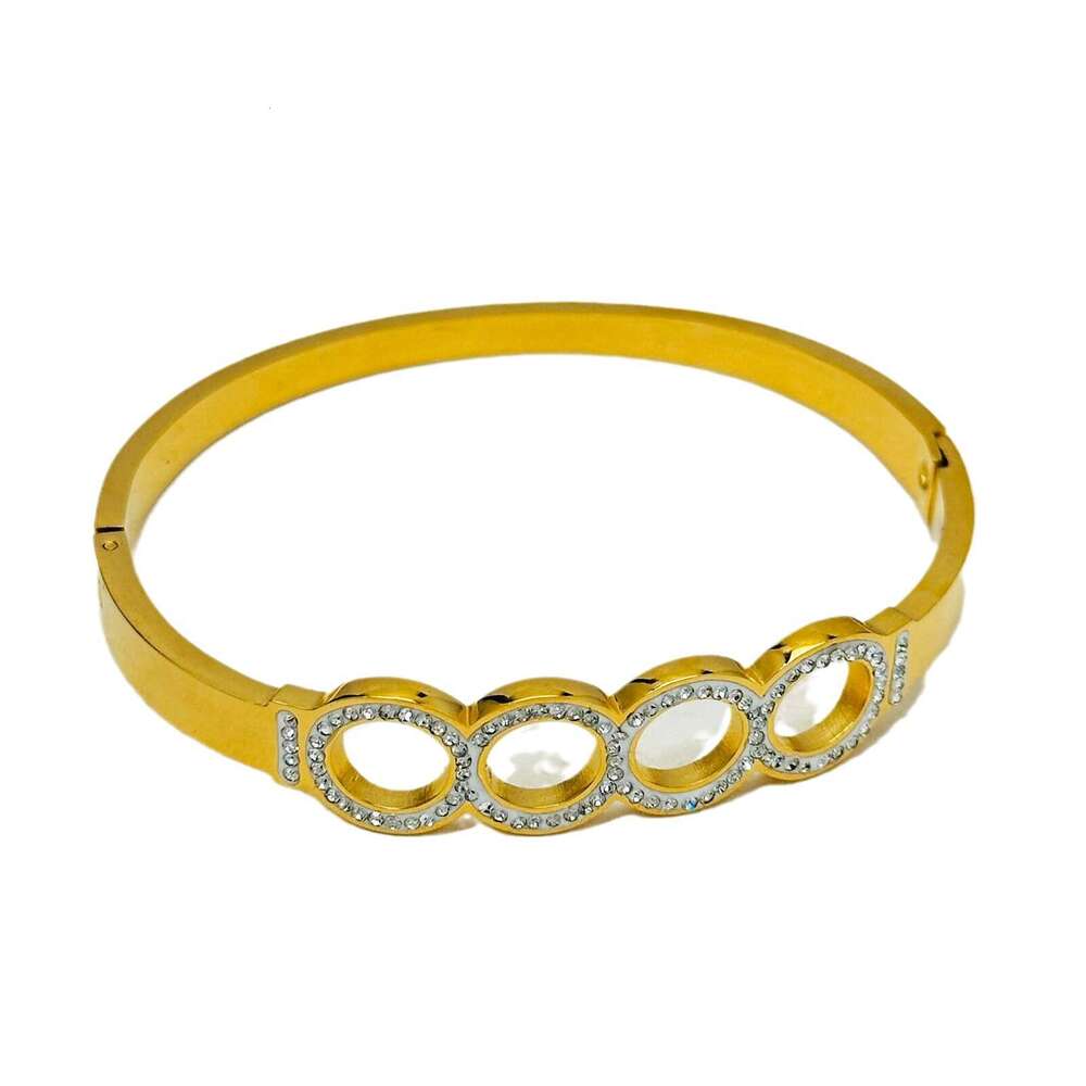 Interlocking Summer Niche Design Light Gold Titanium Bracelet for Women Stainless Steel Jewelry High-end Elegant Simple