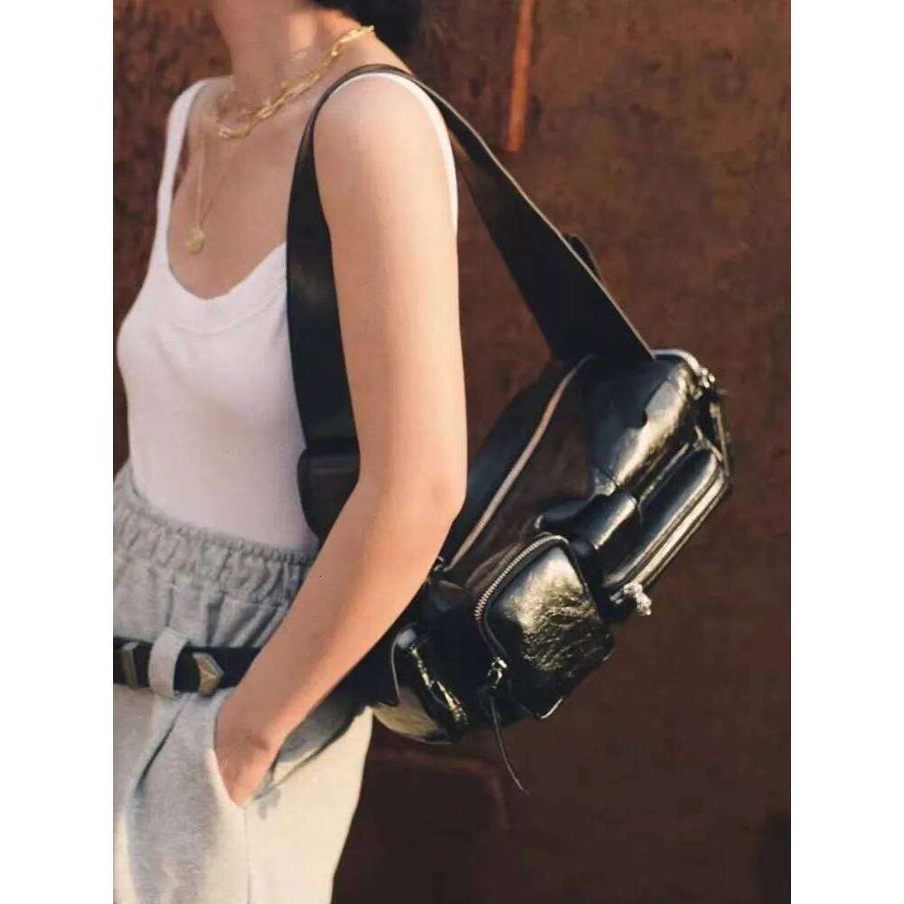 Luxury Designer Niche Ladies Multi-Pocket Flip Leather Shoulder Wide Straps Motorcycle Underarm One Shoulder Causality Tote Tote Bag
