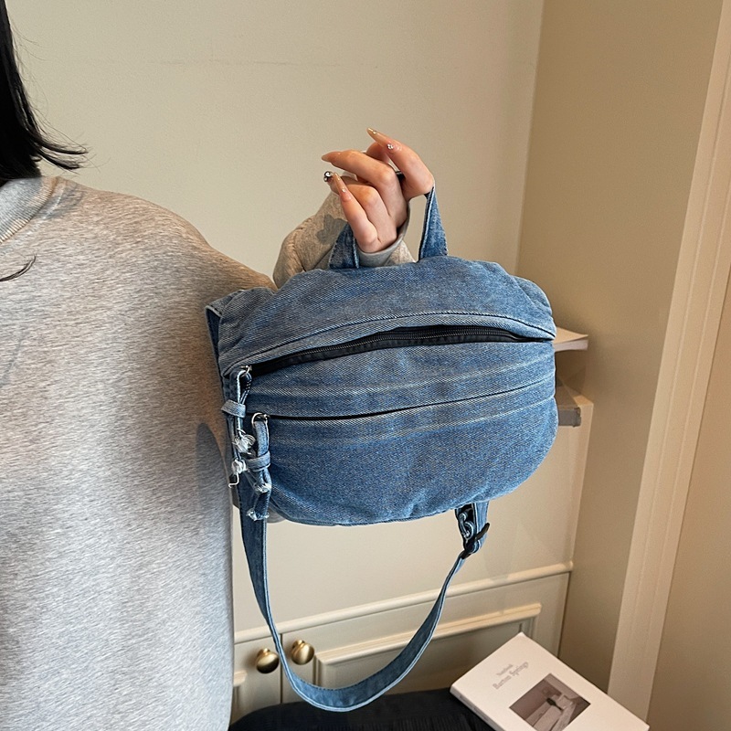 2025 designer's new washed denim women's crossbody bag, casual handbag, saddle bag, street fashion shoulder bag