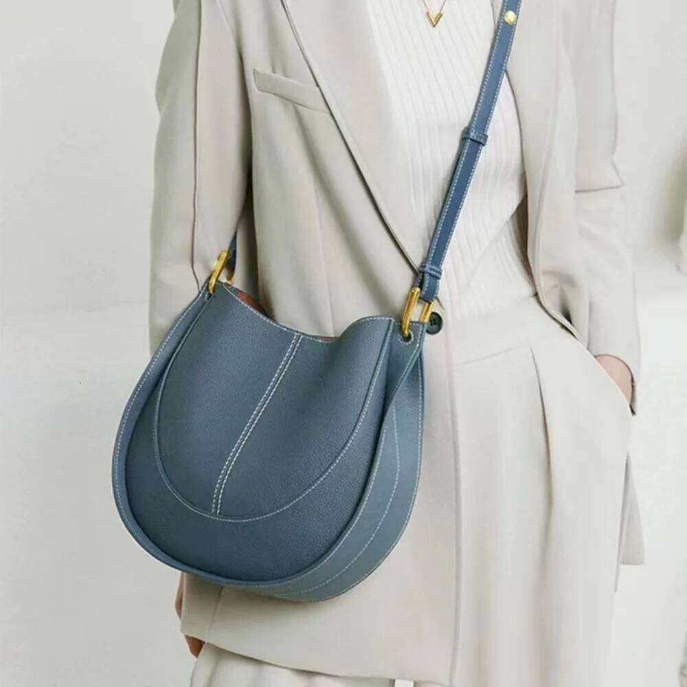 Vintage Soft Leather Design Double Layer Large Capacity Women s Single Shoulder Crossbody Saddle Bag bag