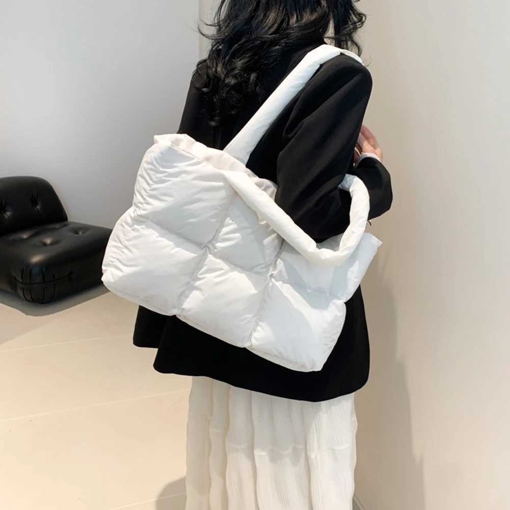 Women Puffer Shoulder Bag Solid Color Quilted Fashion Shopping Bag Large Capacity Soft Cloud Tote Bag Trendy Commuting Bags Y250729