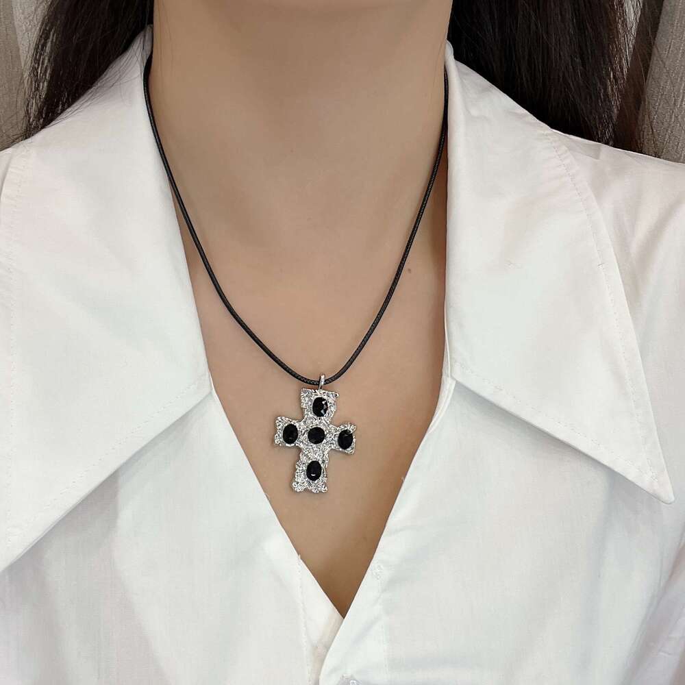Korean Ins Style Cross Black Unisex Leather Cord Y2k Subculture Versatile High-end Necklace d94