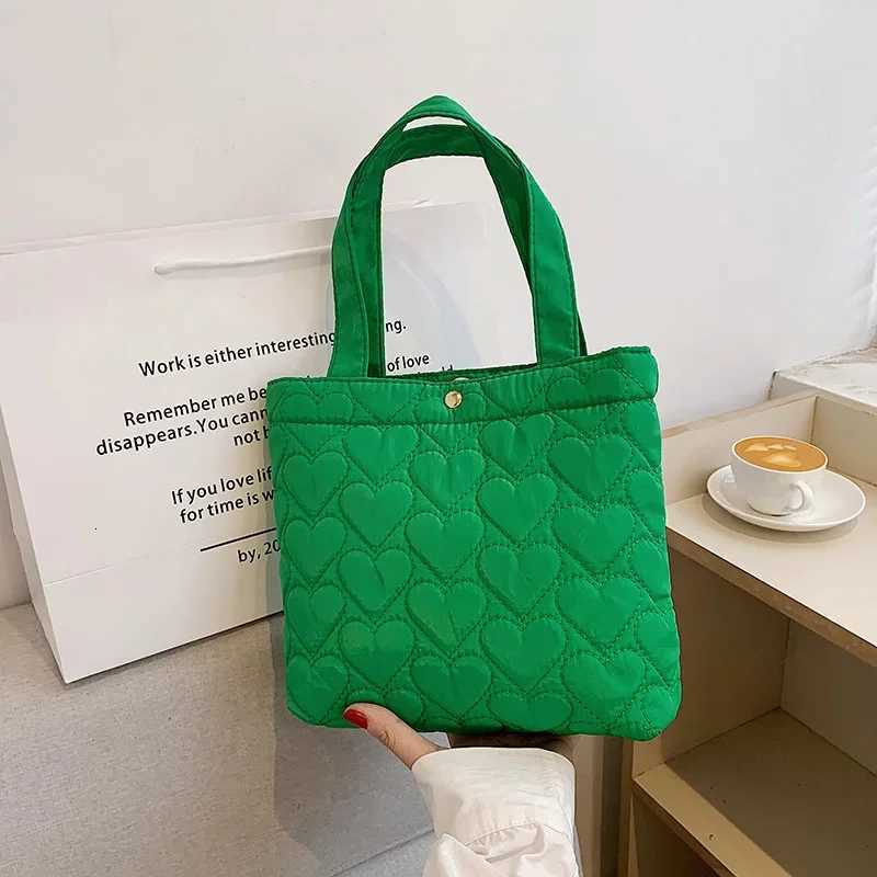Solid Color Quilted Tote Bags Large Capacity Cott Padded Handbags Trendy Fluffy Shoulder Bag for Winter Travel Women Girls Y250730