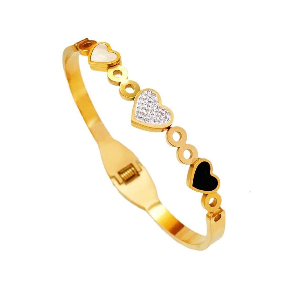 Black and White Shell Heart Titanium Steel Bracelet for Women, Non-Fading, Ins Style, Gold, Unique Design, Fashionable Bangle