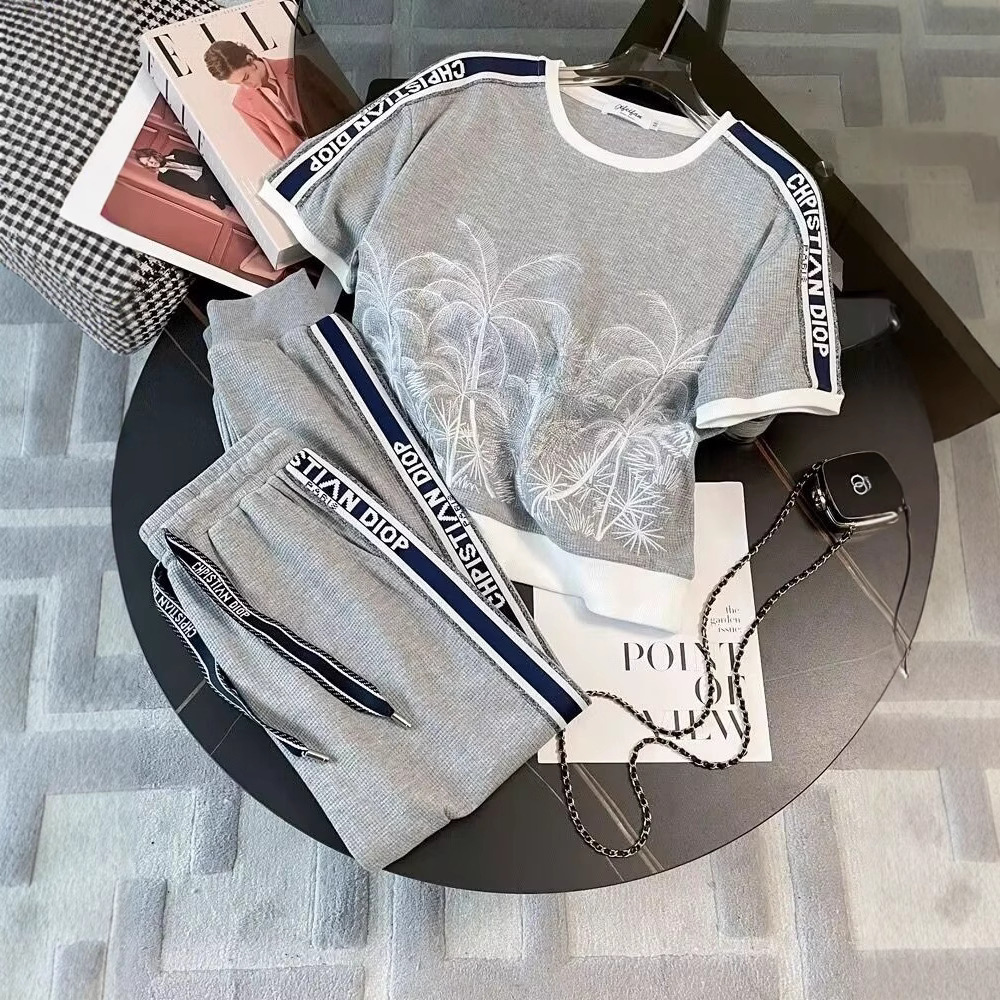 High-end Women's Summer Sporty Casual Set Stylish Slimming Short-sleeve Top & Pants Two-piece Outfit plus Size M-3XL free shipping