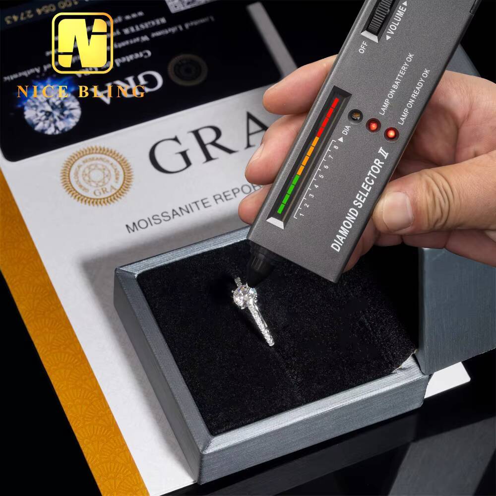 Elegant Four Claws Bridal Wedding Jewelry 925 Sterling Silver Round Moissanite Diamond Engagement Solitaire Ring