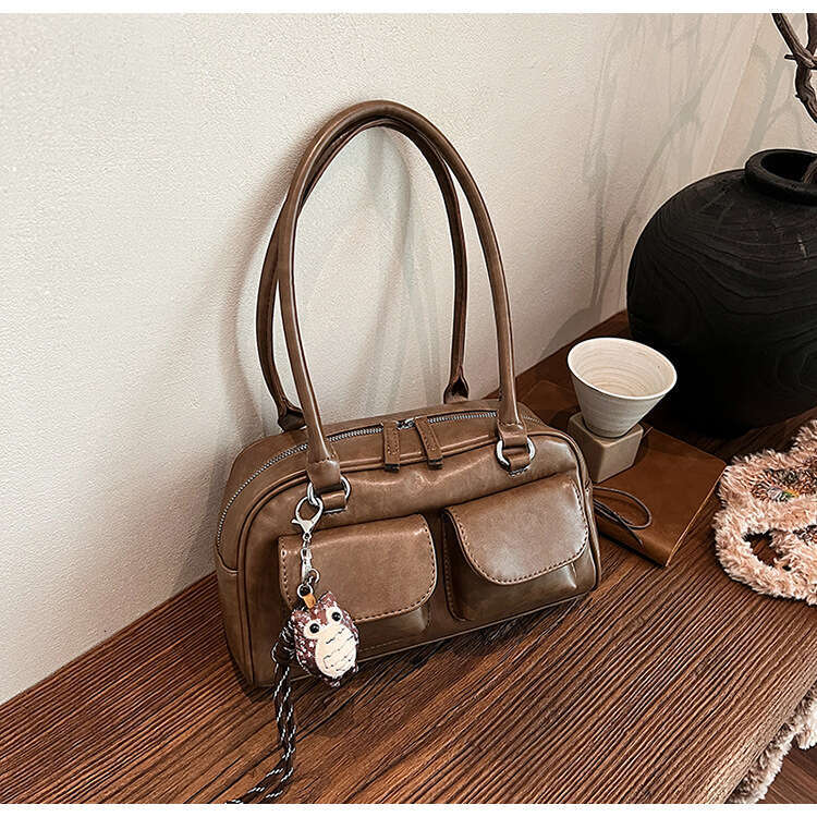 2024 Autumn Winter New Korean Niche Design High-end Commuting Large Capacity Handheld Pillow Bag