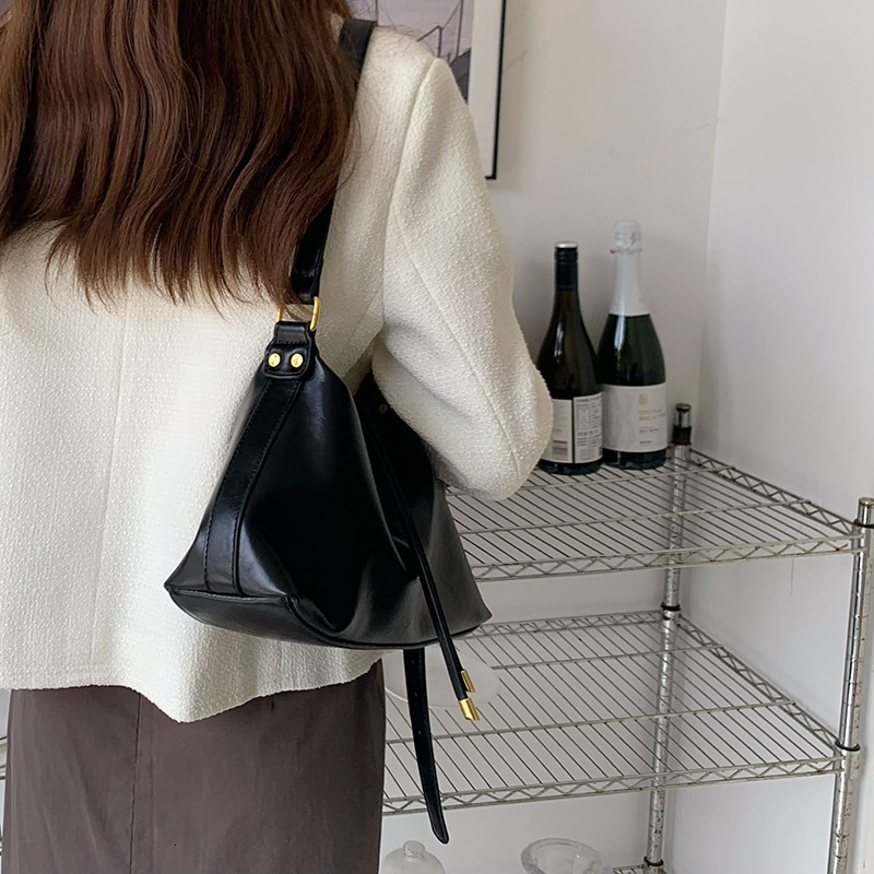 Designer Bag Modern Law Tote Bag 2025 New Commuter Texture Bag For Luxury Bag Women Niche Design Soft Shoulder Crossbody Bag Tote Bag