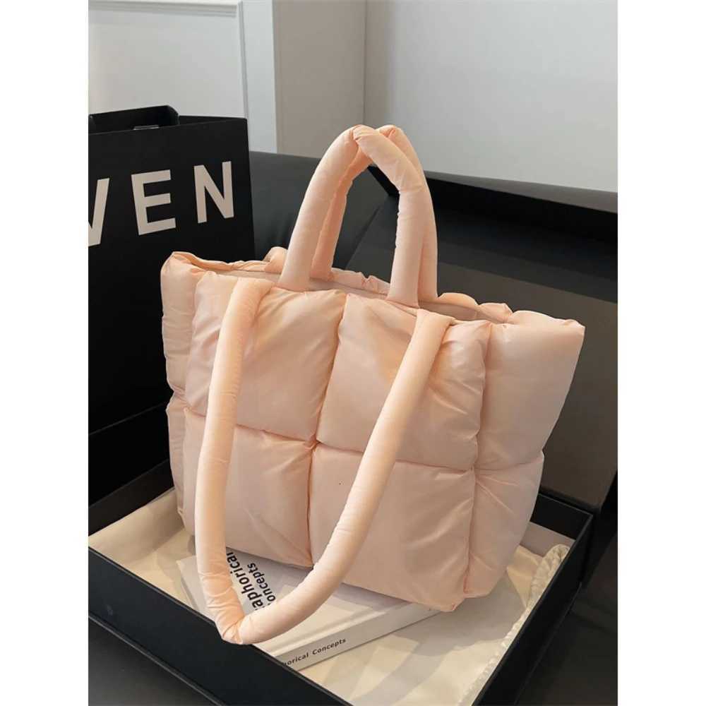 Winter New Mens Tote Bag Simple Solid Color Casual Large Capacity Buckle Handbags Ladies Shopping Daily Cute Bags Y250730