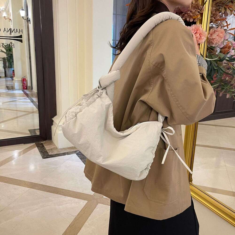 Nylon Fabric Large Capacity for Women New Niche Design Sense Crossbody Cloth Commuting Dumpling Bag