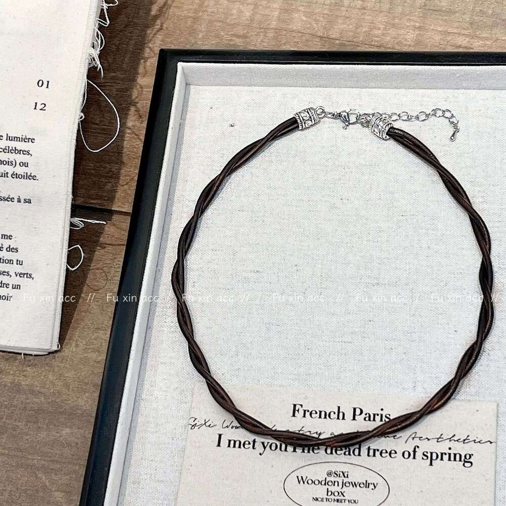 Light Niche Design Necklace for Men and Women, Simple Internet Celebrity High-end Double-layer Choker, Beautiful Black Versatile Neck Chain 59f