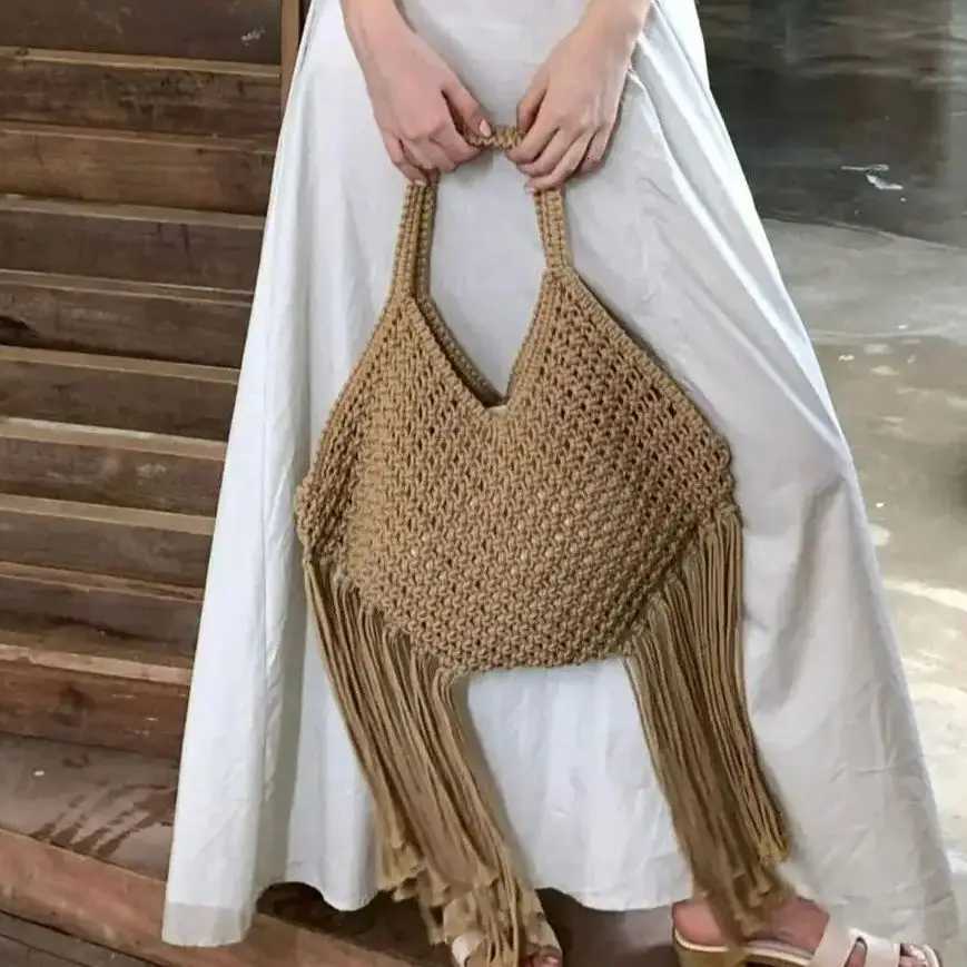 Bohemian Womens Large Capacity Tassel Shoulder Bag 2025 Straw Weave Tassel Tote Summer Beach Bags Y250729