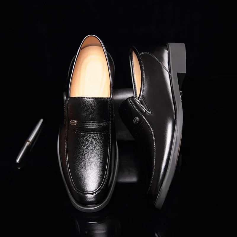 2023 Mens Leather Formal Shoes Luxury Brand Mens Loafers Dress Breathable Slip-on Black Driving Shoes Plus Size 38-44 Y250730