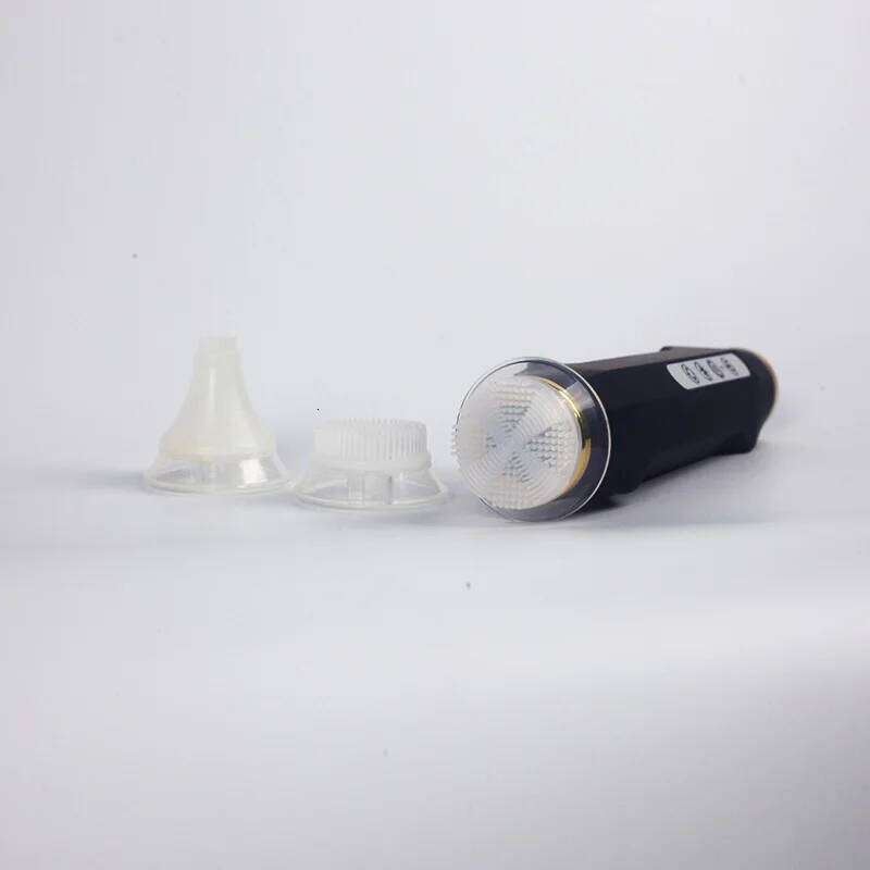 New Arrival Oxygen Bubble With Silicone Face Cleansing Brush 2 IN 1 Skin Rejuvenation Pore Cleaner Home Use Beauty Device