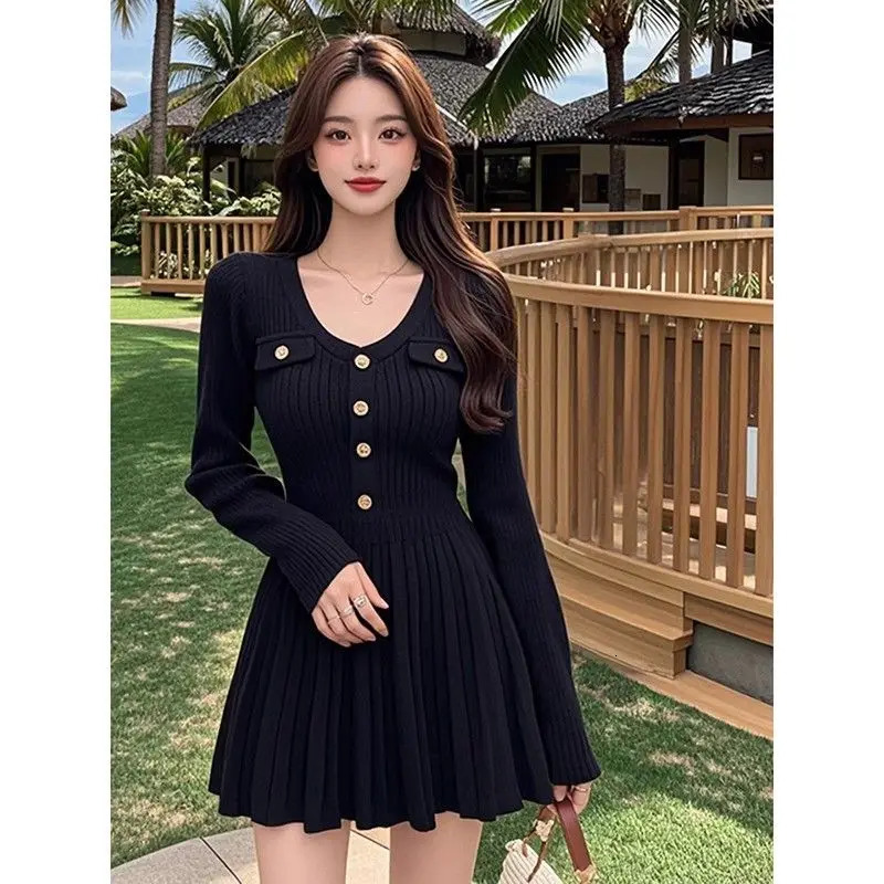 Knitted Dress with Waist-hugging Temperament Single-breasted Long-sleeved V-neck Color-blocking Short Skirt for Women 250725