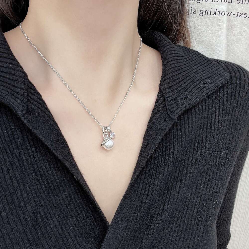 Minimalist Versatile Necklace for Women 2024 New Light Niche High-End Design Gentle Cool Style Wrapped Snake Choker 652