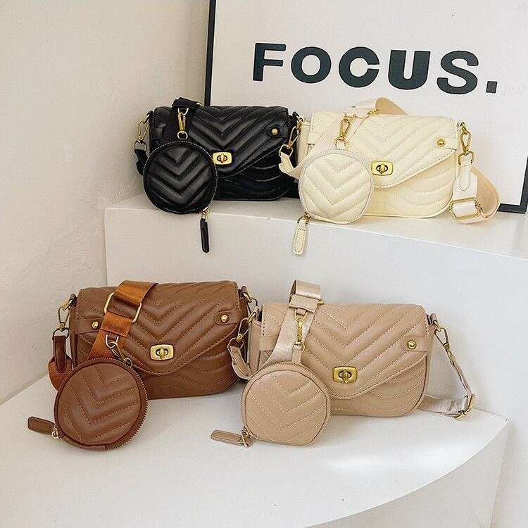 2024 New Trendy Women's Crossbody Single Shoulder Small Niche Design Chain Embroidery Zipper Bag