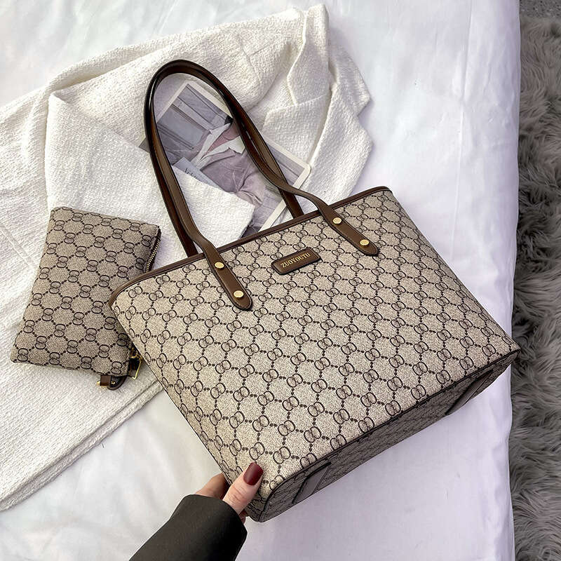 2025 New Tote for Women Large Capacity Korean Style Handbag Old Flower Letter Versatile Shoulder Bag