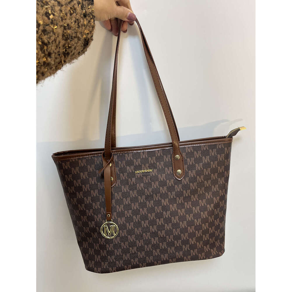 2025 New French Cherry Blossom Tote for Women Commuting Niche Ins Handbag Large Capacity Shoulder Bag